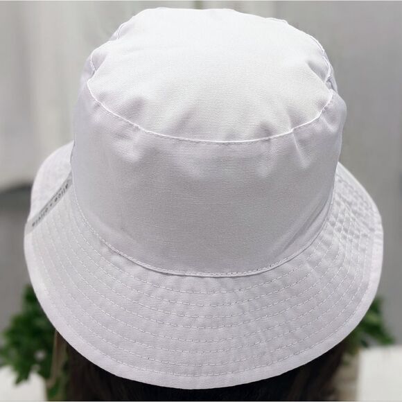 NWT - Alice + Olivia's Ao X Fabfitfun Reversible Bucket Hat In Daisy Print - Picture 9 of 16